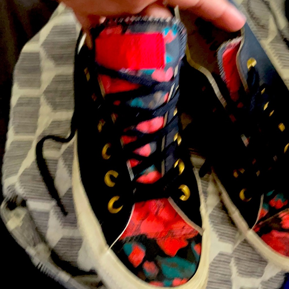 Floral Chuck Taylors Size8!